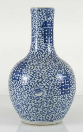 Unterglasurblaue Porzellanvase mit 'shuangxi'-Dekor - Foto 4