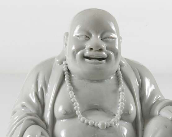 Dehua-Figur des sitzenden Budai - photo 2