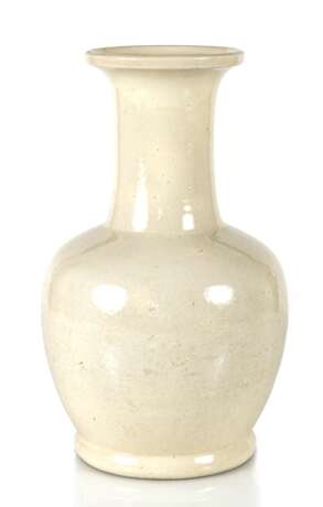 Vase mit cremefarbener craquelierter Glasur - photo 1