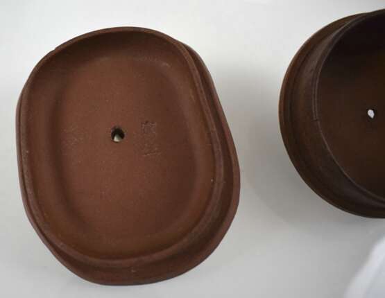 Vier Teekannen aus Yixing-Keramik und Zinn - photo 6