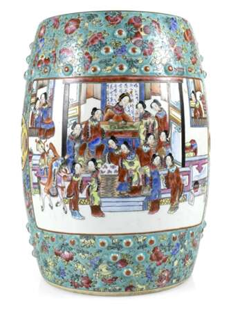 Trommelförmiger Hocker aus Porzellan mit 'Famille rose'-Figurendekor - Foto 1