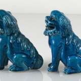 Paar türkisfarben glasierter Löwen aus Biskuit-Porzellan - photo 4