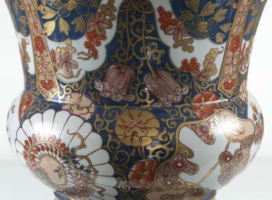 Großer Porzellan-Spucknapf aus Porzellan mit Imari-Dekor - фото 2