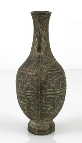 Vase aus Bronze im archaischen Stil dekoriert mit zwei seitlichen Handhaben - фото 2