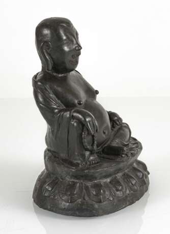 Bronze des sitzenden Budai - фото 3