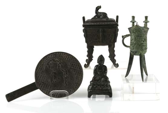 Handspiegel, Jue, Weihrauchbrenner und Buddha aus Bronze - photo 1