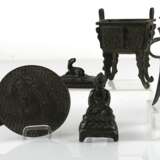 Handspiegel, Jue, Weihrauchbrenner und Buddha aus Bronze - photo 5