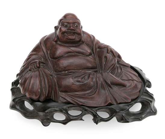 Holzfigur des auf seinem Sack sitzenden Budai - photo 1