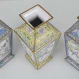 Drei Kanton-Email-Deckeldosen und drei Vasen quadratischen Querschnitts - Foto 4