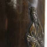 Bronzevase mit Guanyin in Relief - Foto 2