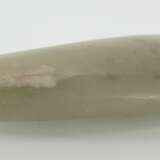 Papiergewicht in Form eines Kieselsteins aus hellgrüner Jade - Foto 2