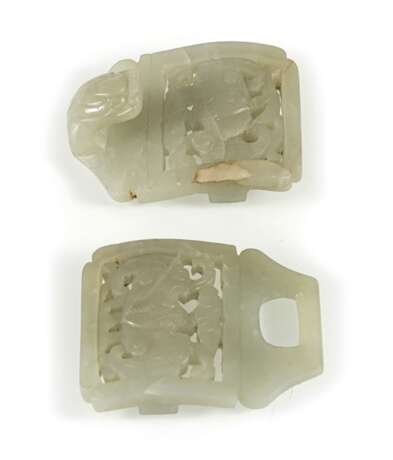 Zweiteiliger Gürtelhaken aus Jade mit Fledermäusen - Foto 1