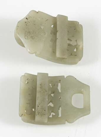 Zweiteiliger Gürtelhaken aus Jade mit Fledermäusen - фото 2