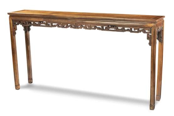 Altartisch aus Hongmu mit geschnitzter Zarge - фото 1