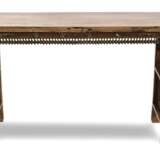 Hartholz-Tisch mit perlschnurförmiger Zarge - Foto 1