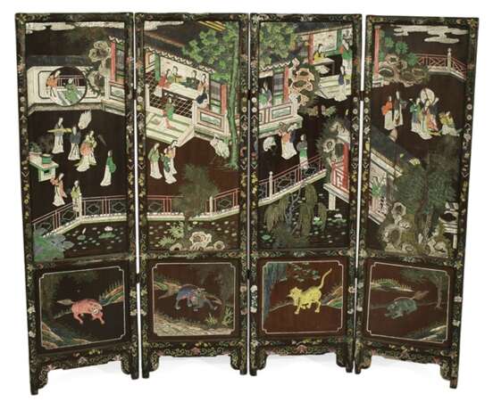 Vierteiliger Koromandel-Stellschirm mit Darstellung von Damen im Garten - Foto 1