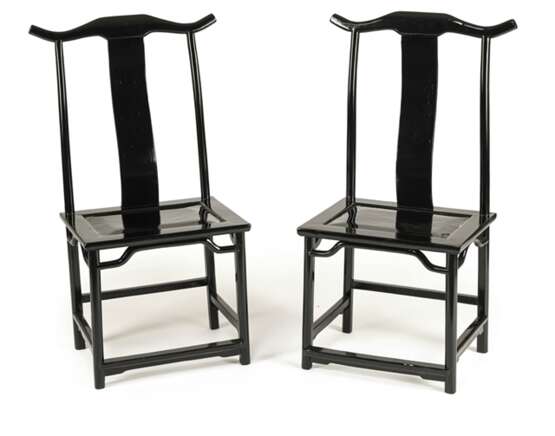 Paar Armlehnstühle mit Schwarzlackfassung - photo 1