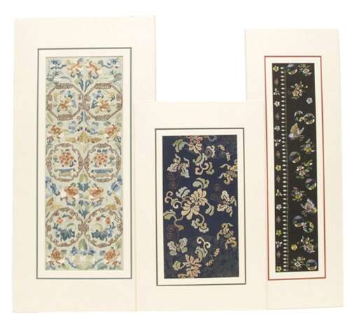 Drei Textilfragmente mit Stickerei auf Seidengrund - фото 1