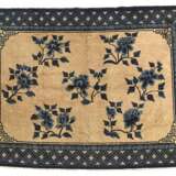 Teppich mit blau-gelbem Floraldekor - фото 1