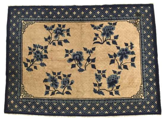 Teppich mit blau-gelbem Floraldekor - Foto 1