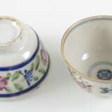 Zwei Porzellan-Teeschalen mit vier Teeschalen-Ständen und -Deckeln aus Silber - Foto 3