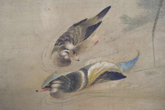 Anonyme Malerei eines Entenpaares auf Seide als Hängerolle montiert - photo 2
