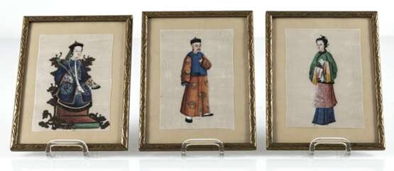 Drei gerahmte Reisblattmalereien mit figürlichen Darstellungen - Foto 7