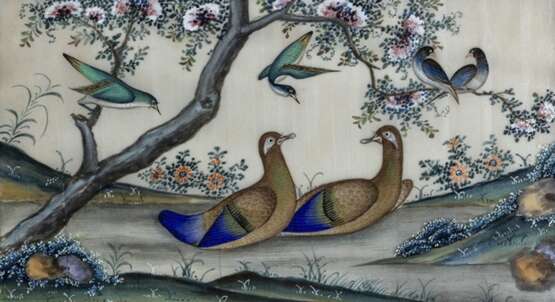 Zwei Reisblatt-Malereien von Vögeln und Pflanzen, unter Glas gerahmt - Foto 1