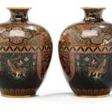 Paar Cloisonné-Vasen mit Phönixdekor - фото 1
