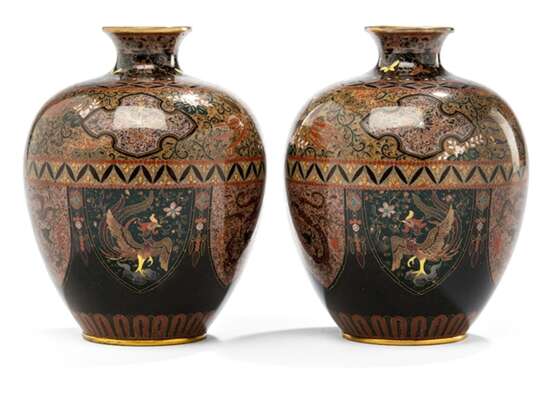 Paar Cloisonné-Vasen mit Phönixdekor - Foto 1
