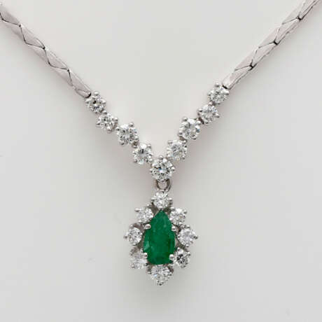 1 Collier mit Smaragd und Diamanten, - Foto 2