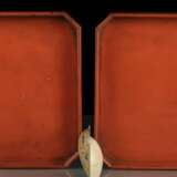 Paar Tabletts aus Holz mit roter Lackfassung - Foto 1
