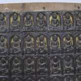 Reliefpaneel aus Holz mit Buddha-Darstellungen mit Fassung - фото 2