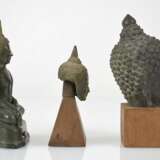 Elf Bronzeköpfe und eine Bronzeskulptur des Buddha Shakyamuni - фото 3