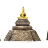 Drei Bronzeskulpturen des Buddha Shakyamuni - photo 1