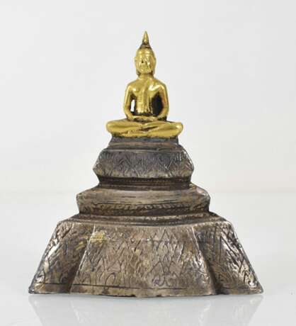 Drei Bronzeskulpturen des Buddha Shakyamuni - photo 3