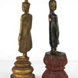 Zwei Holz- und Bronzefiguren des Buddha Shakyamuni - photo 3