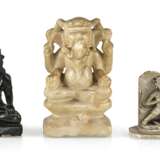 Drei Steinfiguren hinduistischer und buddhistischer Gottheiten, u. a. Ganesha - фото 1