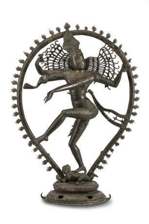 Große Bronzefigur des Shiva in Nataraja-Form - photo 1