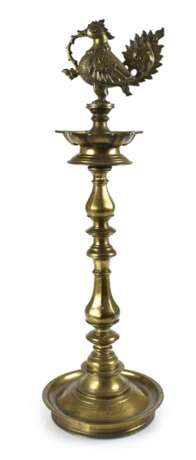 Öllampe mit Ornament in Form eines Hahns - Foto 1