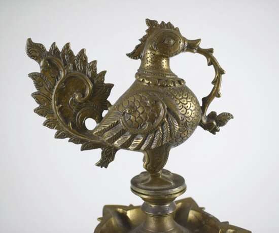 Öllampe mit Ornament in Form eines Hahns - Foto 3