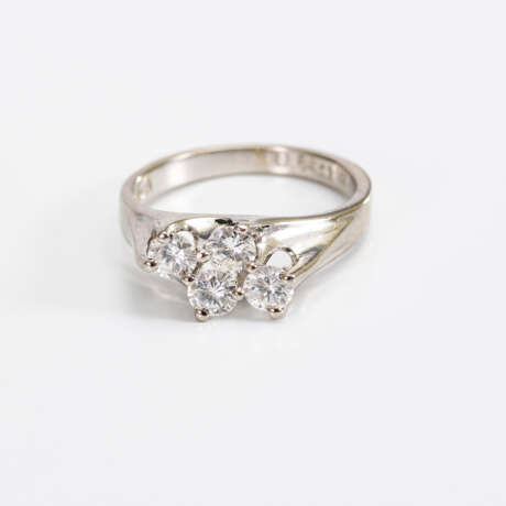 Ring mit Brillanten - photo 1