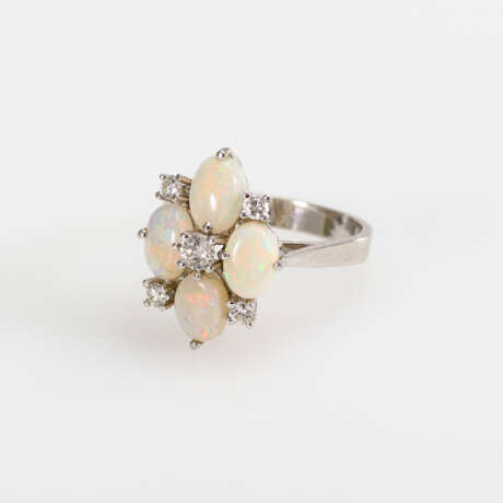 Ring mit Opalen, Brillant und Diamanten - photo 2