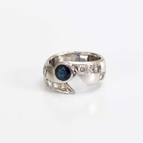 Ring mit Saphir und Brillanten - photo 1