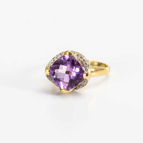 Ring mit Amethyst und Diamanten - photo 1