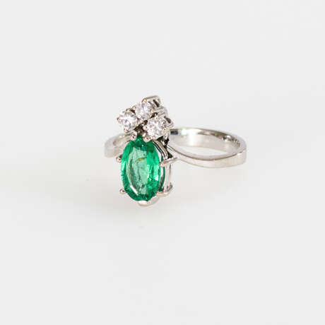 Ring mit Smaragd und Brillanten - photo 2