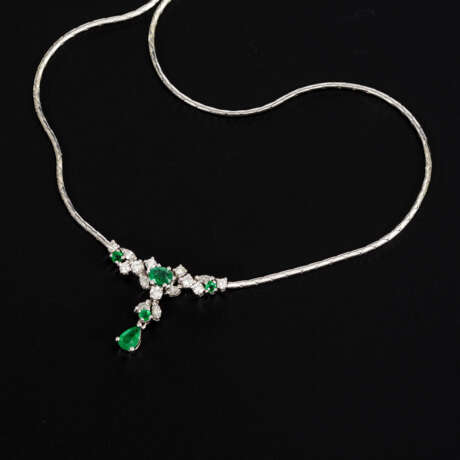 Smaragd-Collier mit Brillanten - photo 2