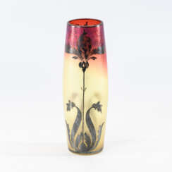 Jugendstil-Vase mit Irisdekor