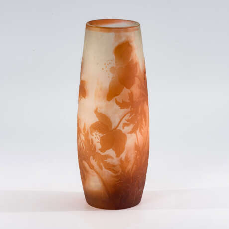Vase mit Anemonendekor - фото 1