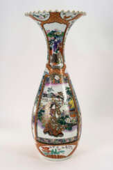 Große Imari-Vase